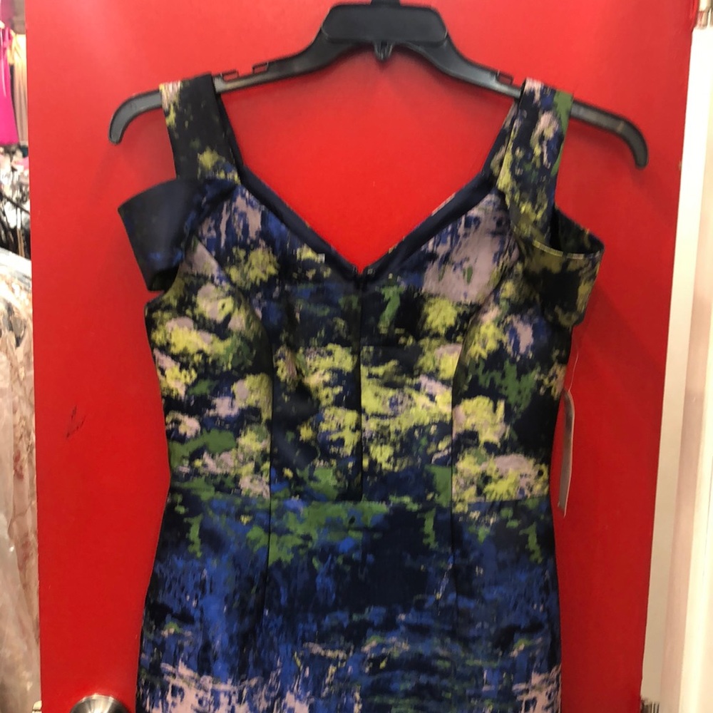 Dress - Picture 2 of 5